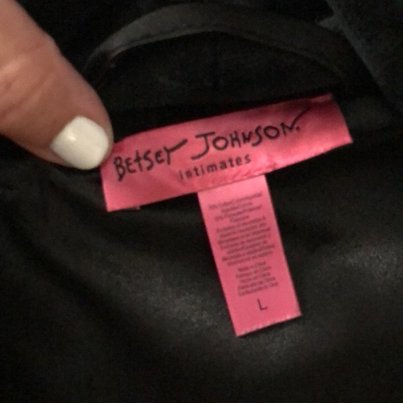 Betsy Johnson Robe - Picture 4 of 6